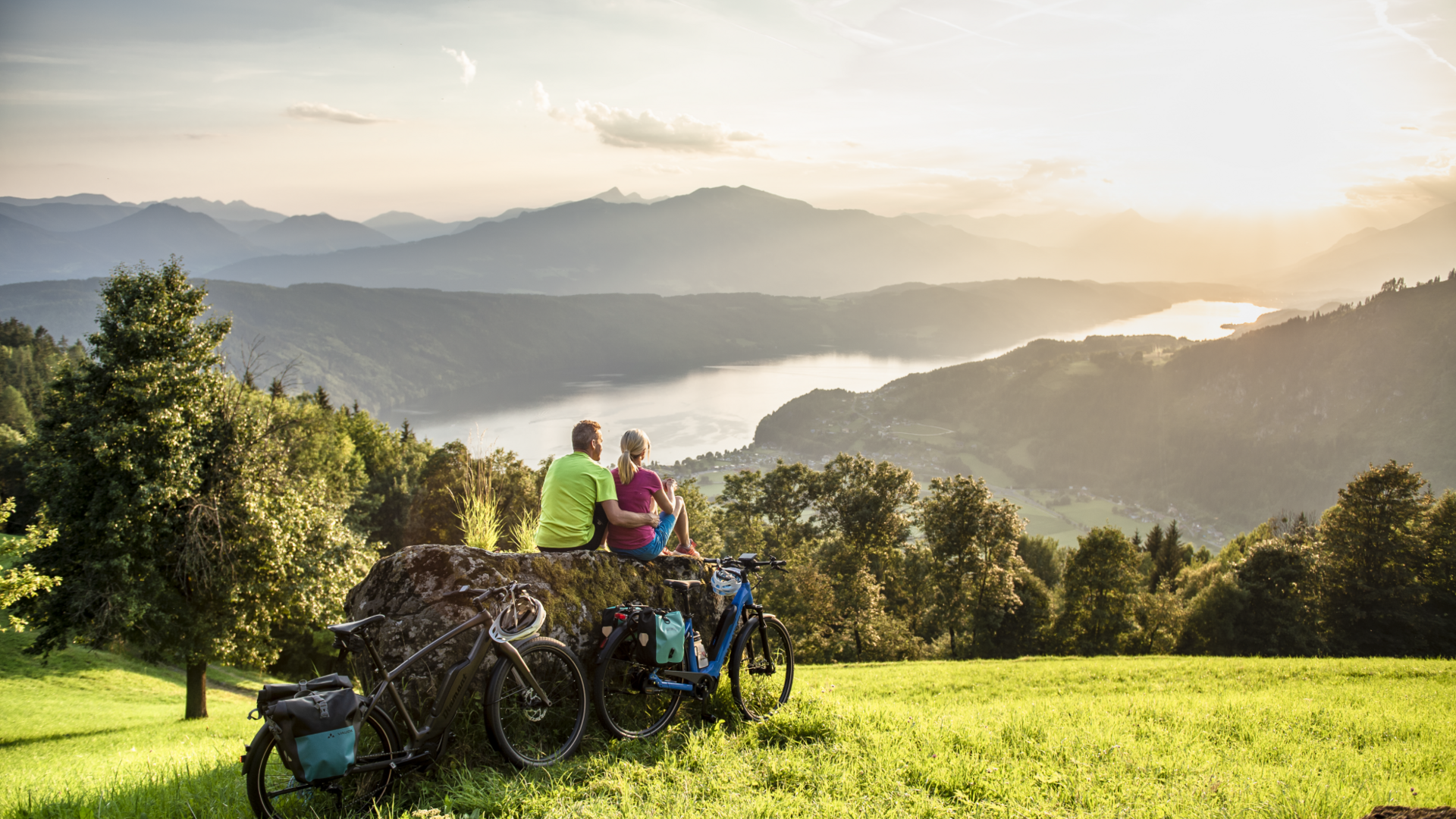 Radfahren auf der Millstätter Alpe bei Sonnenuntergang © Uwe Geissler_MBN Tourismus