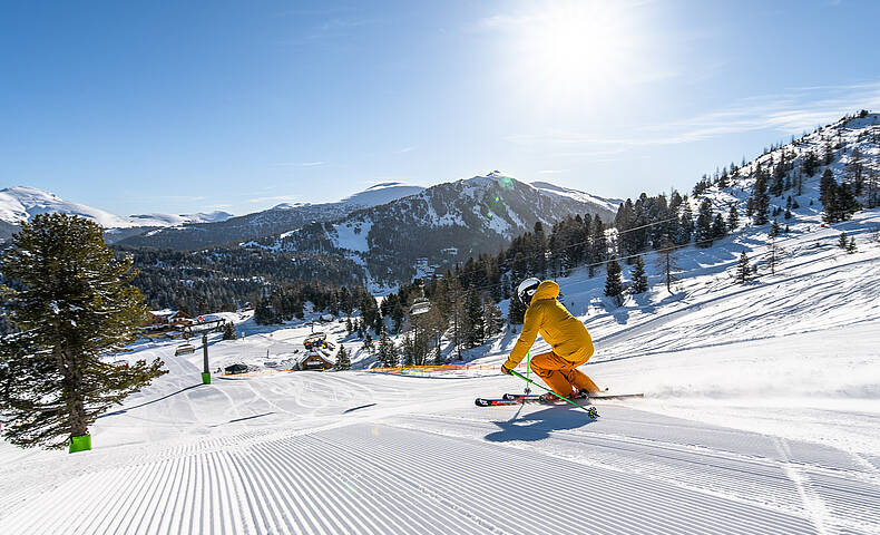 Skifahren auf der Turracher Höhe bei Sonnenschein © Christoph Rossmann_MBN Tourismus