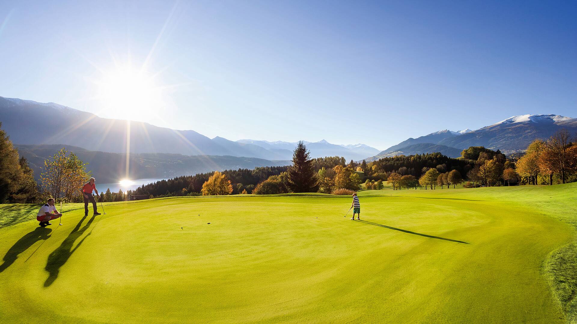Golfen am Millstätter See bei Sonnenuntergang © Edward Cröger_Kärnten Werbung