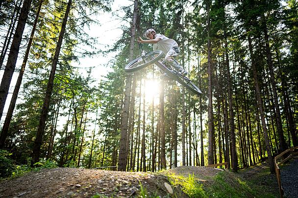 Jumpen mit dem Bike ©Gert Perauer_MBN Tourismus