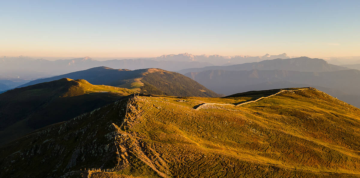 Blick vom Mirnock bei herbstlichen Farben