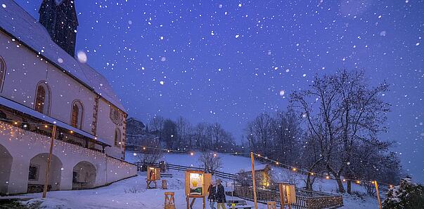 Sternennacht beim Kirchheimer Advent Sternennacht mit Schneefall beim Kirchheimer Advent
