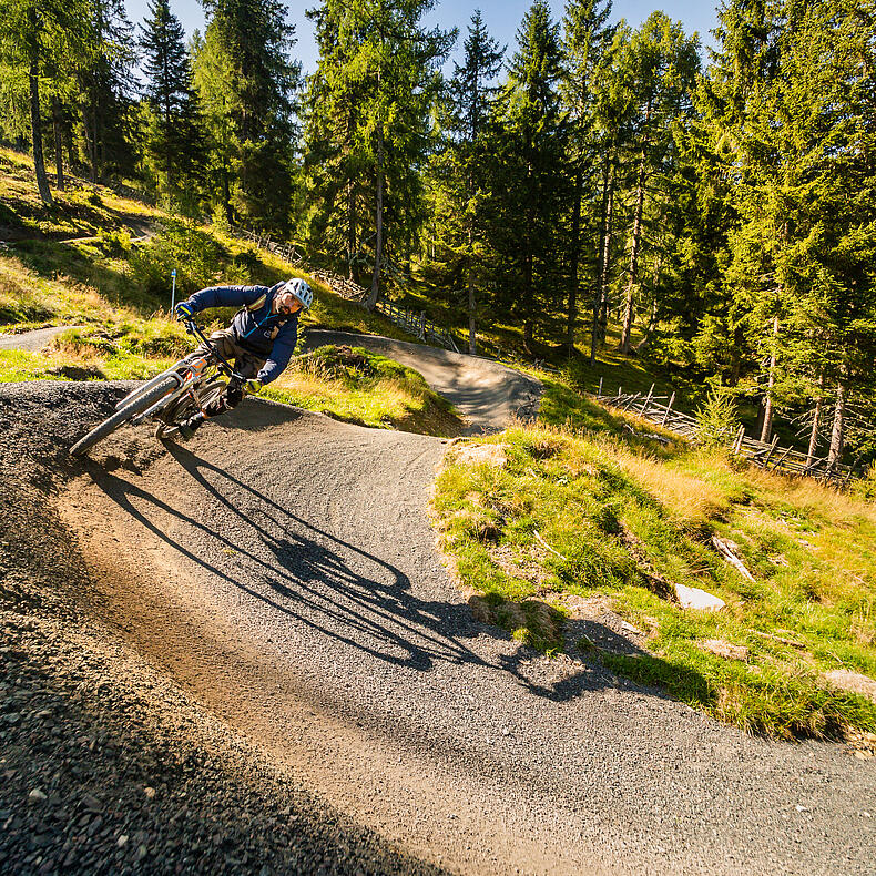Flowtrail Erlebnis mit rund 8% durchschnittlichem Gefälle © Mathias Prägant