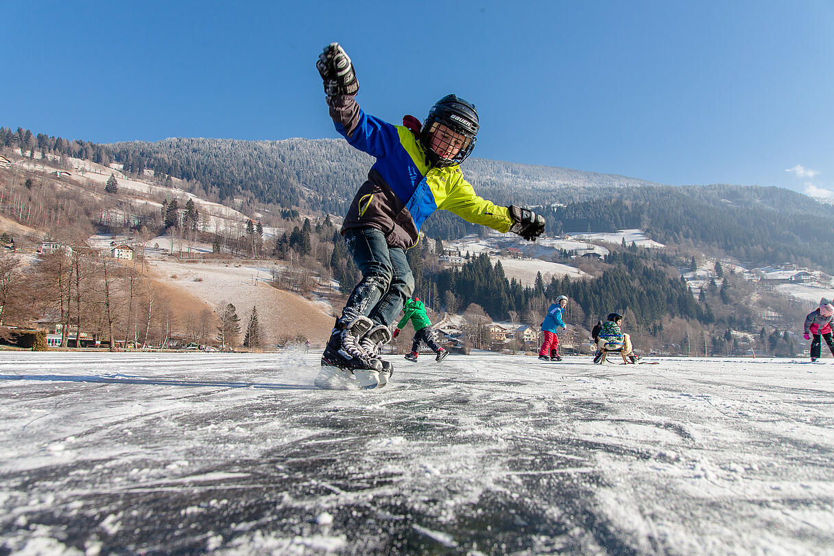 Eislaufen am zugefrorenen Brennsee © Mathias Prägant_MBN Tourismus Eislaufen am zugefrorenen Brennsee © Mathias Prägant_MBN Tourismus