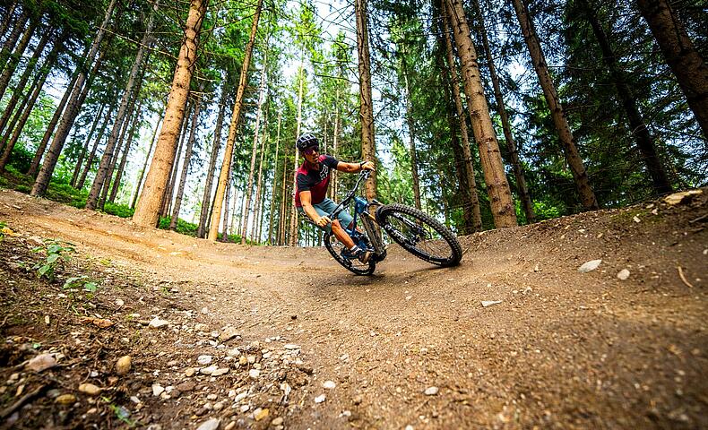 Parcour fahren Bike Park Obermillstatt © Gert_Perauer_MBN_Tourismus