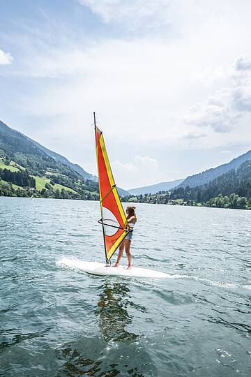 Surfen am beliebten Brennsee © Gert Perauer_MBN Tourismus