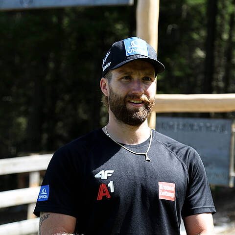 Marco Schwarz am Start der nach ihm benannten Mountainbike-Trails in Bad Kleinkirchheim