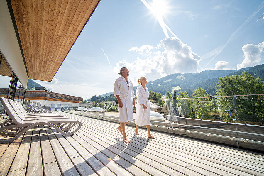 Ein erholsamer Tag in der Sauna der Wellness Therme St. Kathrein, umgeben von einer friedlichen Atmosphäre © Mathias Prägant_MBN Tourismus