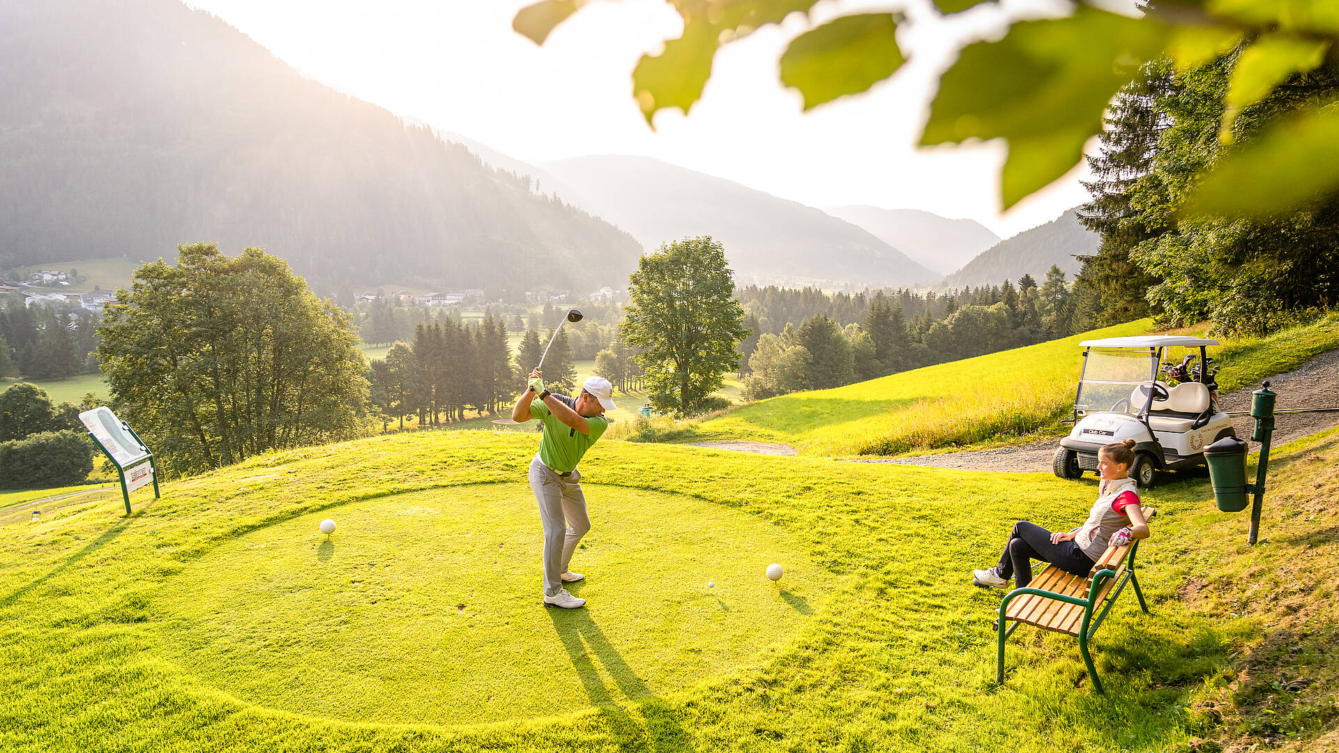 Golfen bei Sonnenuntergang in Bad Kleinkirchheim © Mathias Prägant