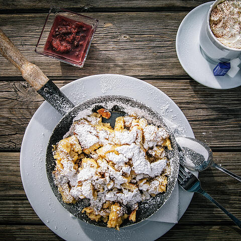 Traditioneller Kaiserschmarren als Stärkung © Mathias Prägant_MBN Tourismus