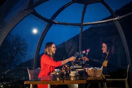 Esperienza culinaria di luna piena per due persone nella cupola di vetro